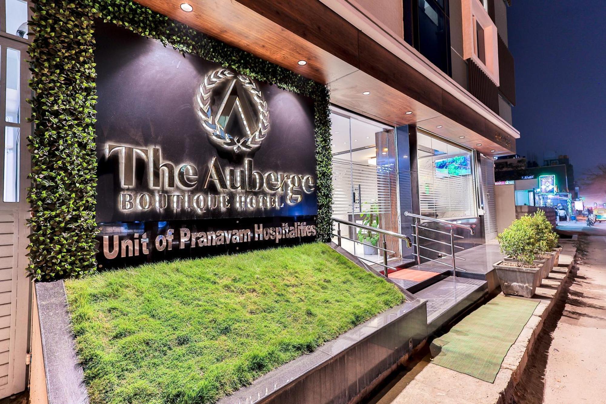 The Auberge Boutique Hotel - Manyata Tech Park Bangalore Eksteriør billede